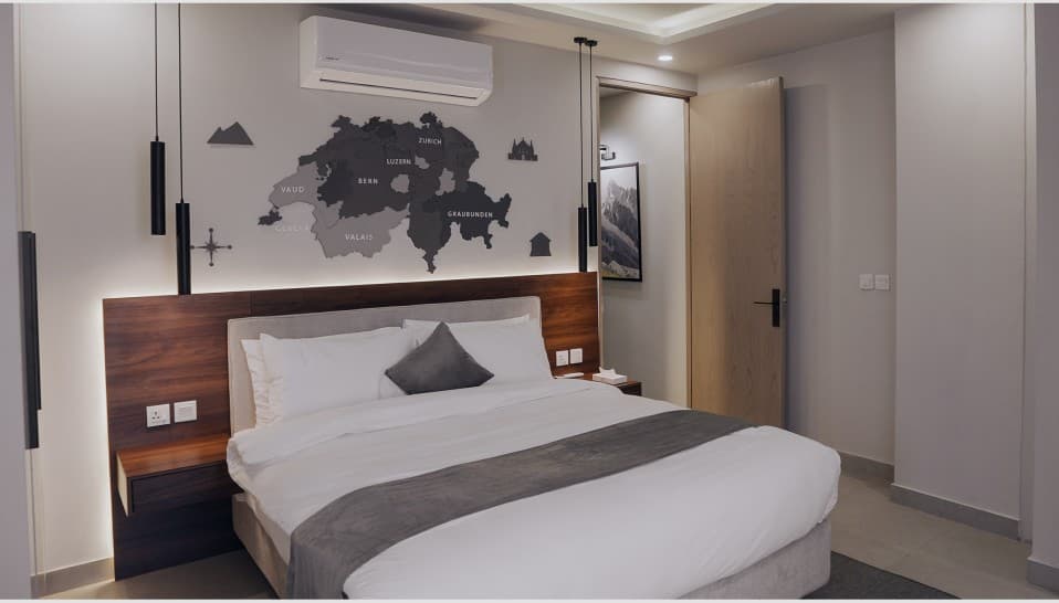 Signature Suite — view 1