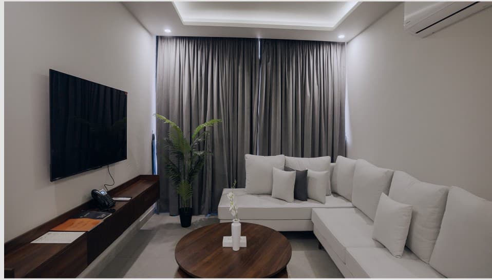 Signature Suite — view 2